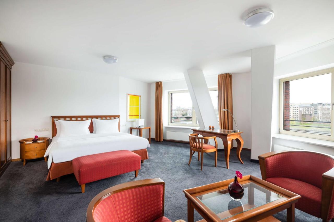 Lindner Hotel Frankfurt Main Plaza, Part Of Jdv By Hyatt Frankfurt am Main Ngoại thất bức ảnh