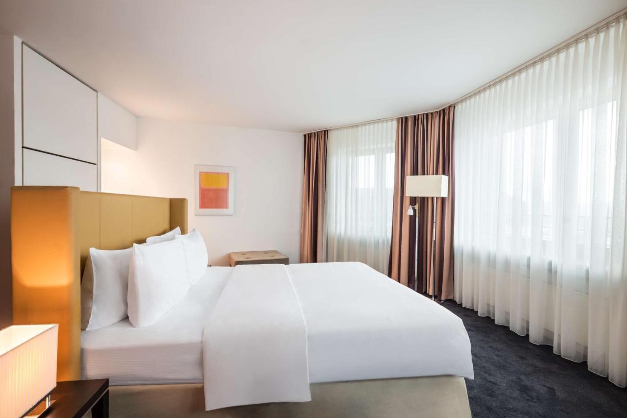 Lindner Hotel Frankfurt Main Plaza, Part Of Jdv By Hyatt Frankfurt am Main Ngoại thất bức ảnh