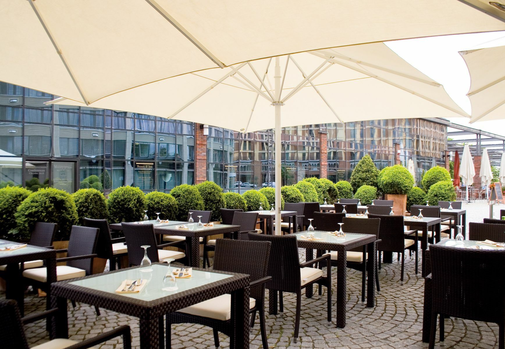 Lindner Hotel Frankfurt Main Plaza, Part Of Jdv By Hyatt Frankfurt am Main Ngoại thất bức ảnh