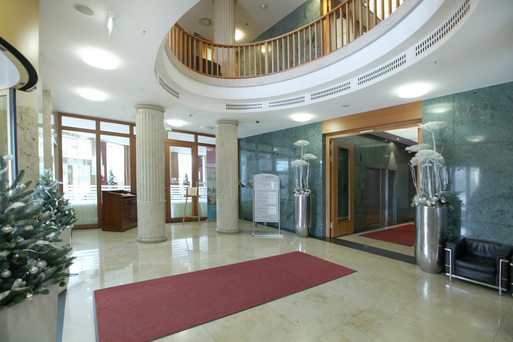 Lindner Hotel Frankfurt Main Plaza, Part Of Jdv By Hyatt Frankfurt am Main Ngoại thất bức ảnh